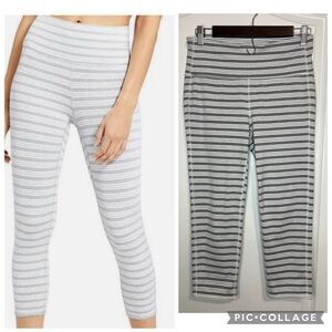 Athleta High Rise Heather Stripe Chaturanga Capri leggings size M